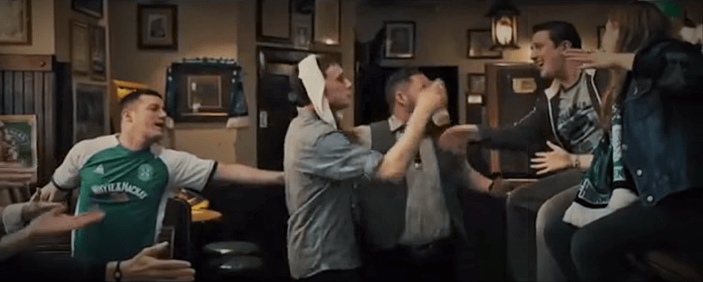 Cena do filem Sunshine On Leith, musical baseado em músicas dos Proclaimers